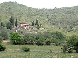 Remarkable 1-bed House in Pieve A Presciano