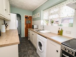 Cornerways, 8 North Lane