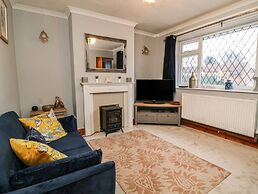 Cornerways, 8 North Lane