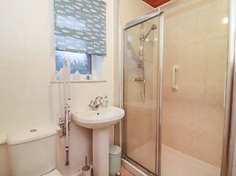 Cornerways, 8 North Lane