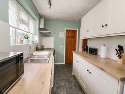 Cornerways, 8 North Lane