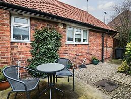 Cornerways, 8 North Lane