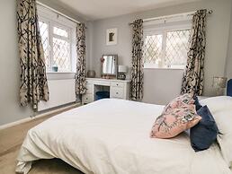 Cornerways, 8 North Lane