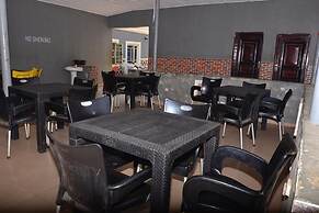 Empire Hotel Gardens