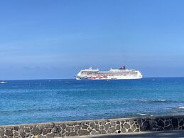 Outstanding Oceanfront Studio - Kona Islander Inn Condos Condo by RedA