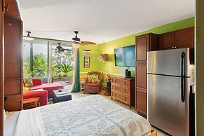 Outstanding Oceanfront Studio - Kona Islander Inn Condos Condo by RedA