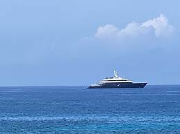 Outstanding Oceanfront Studio - Kona Islander Inn Condos Condo by RedA