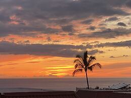 Outstanding Oceanfront Studio - Kona Islander Inn Condos Condo by RedA