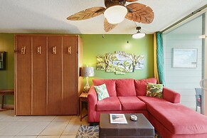 Outstanding Oceanfront Studio - Kona Islander Inn Condos Condo by RedA