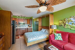 Outstanding Oceanfront Studio - Kona Islander Inn Condos Condo by RedA