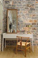 Trapela Limeni Luxury Suites