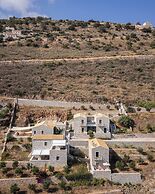 Trapela Limeni Luxury Suites