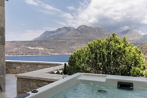 Trapela Limeni Luxury Suites