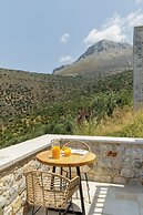 Trapela Limeni Luxury Suites