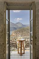 Trapela Limeni Luxury Suites