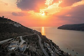 Trapela Limeni Luxury Suites