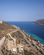 Trapela Limeni Luxury Suites