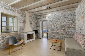 Trapela Limeni Luxury Suites