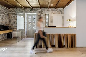 Trapela Limeni Luxury Suites