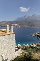 Trapela Limeni Luxury Suites