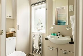 Summer by the Harbour