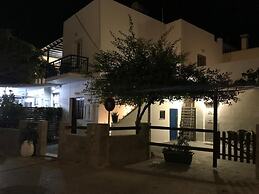 Kamara rooms in Naousa