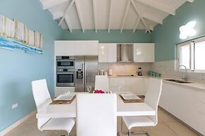 Airport View 3-bed Villa