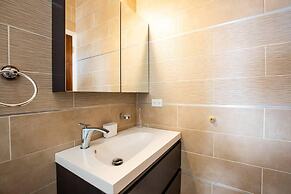 Airport View 3-bed Villa