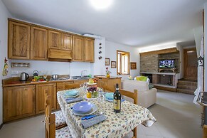 Lake View Chalet