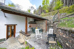 Lake View Chalet