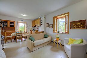 Lake View Chalet
