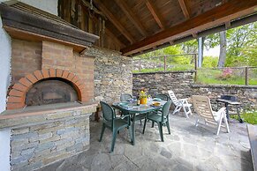 Lake View Chalet