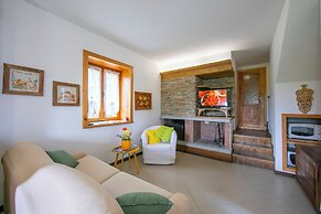 Lake View Chalet