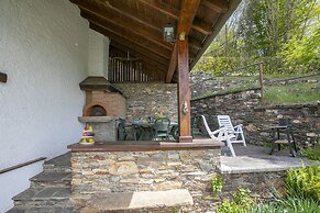 Lake View Chalet