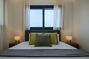 Phaedrus Living: Sea View Anna Residence 201