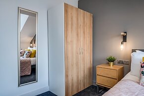 Central Belfast Apartments: University Street