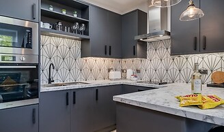 Central Belfast Apartments: University Street