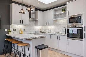 Central Belfast Apartments: University Street