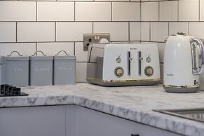 Central Belfast Apartments: University Street