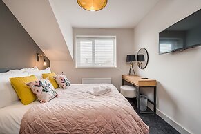 Central Belfast Apartments: University Street