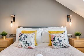 Central Belfast Apartments: University Street