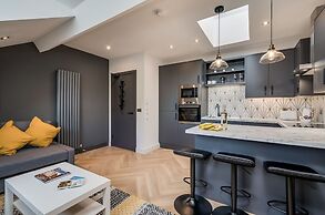 Central Belfast Apartments: University Street