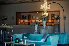 W Costa Navarino- Adults Only