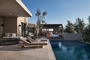 W Costa Navarino- Adults Only