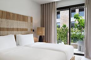 W Costa Navarino- Adults Only