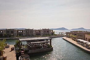 W Costa Navarino- Adults Only