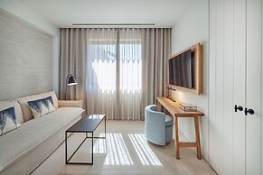 W Costa Navarino- Adults Only