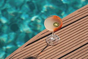 W Costa Navarino- Adults Only