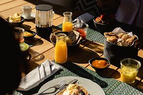 W Costa Navarino- Adults Only