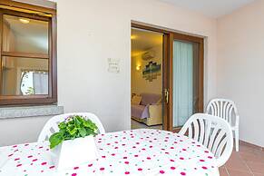 Il Borgo B5 700 Mt From the Beach